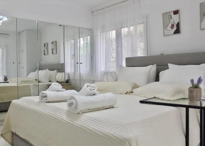 Luxury Varkiza Apartment