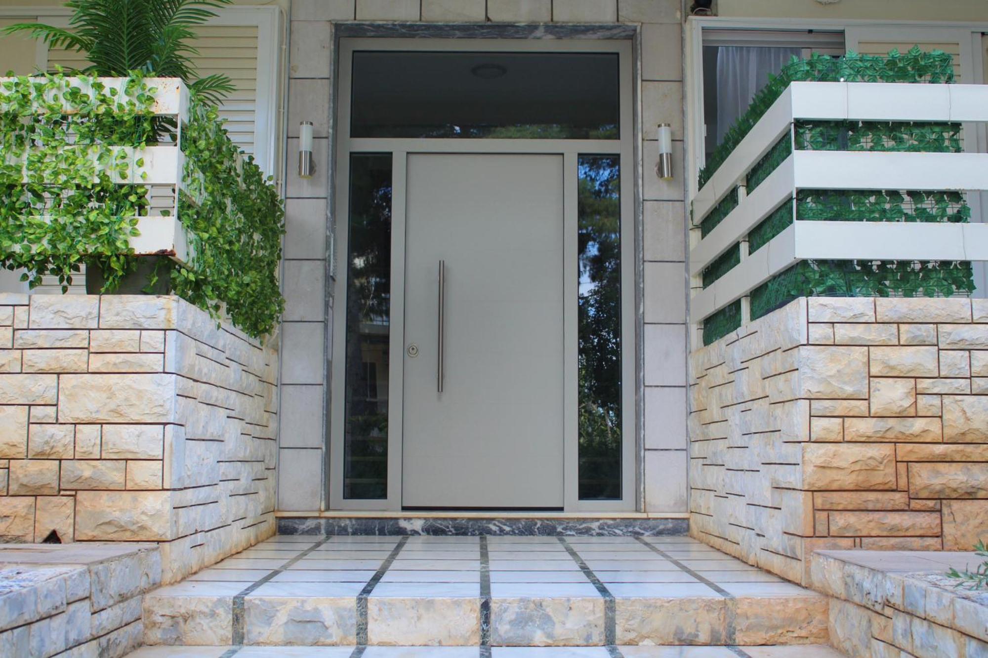 Luxury Varkiza